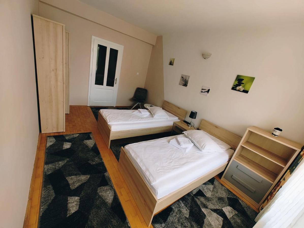 Ten'S Apartment - Spatios Si Linistit Cluj-Napoca Eksteriør bilde